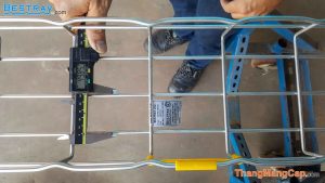 Khoảng các các bước theo chiều ngang