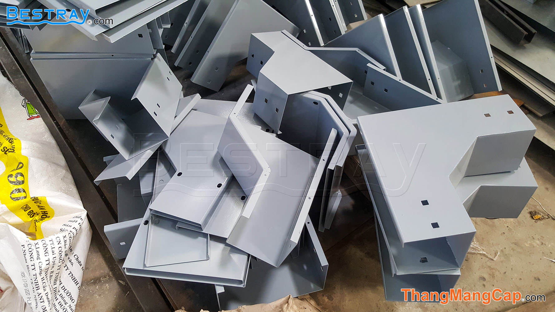 màu sắc co máng cáp