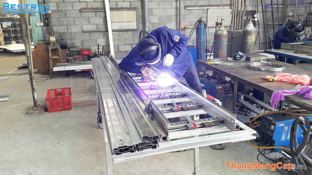 Gia công thang cáp