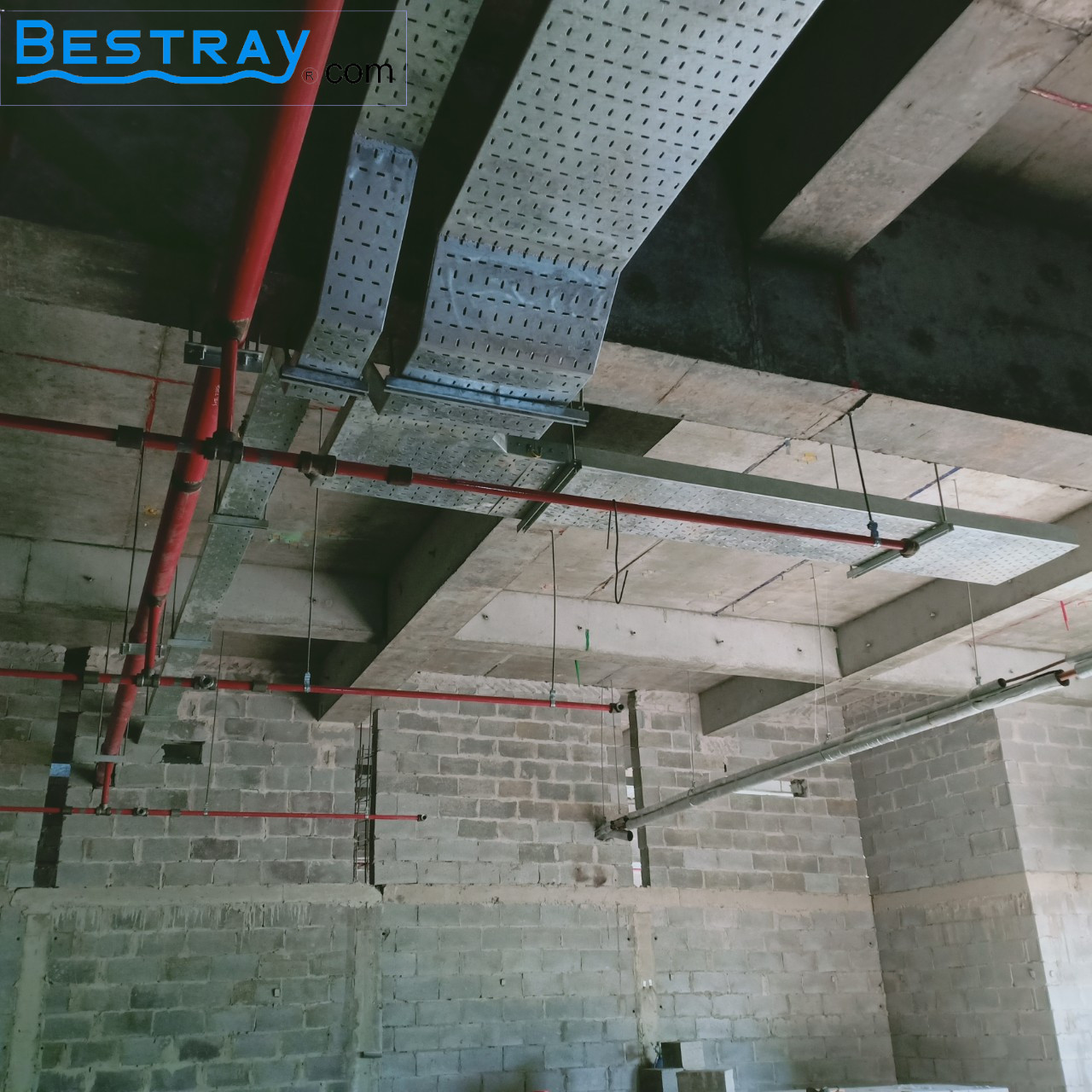 thi công máng cáp